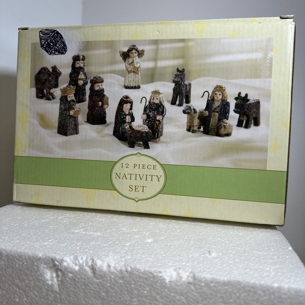 2002 SUGARED Nativity Set Target Brand 12 Piece Glistens figurines approx. 2.5"